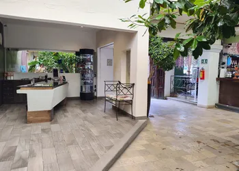 Hotel Jardines del Centro hotel thumbnail 2