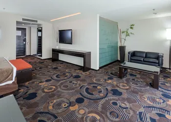 Crowne Plaza Toluca Lancaster by IHG hotel thumbnail 6