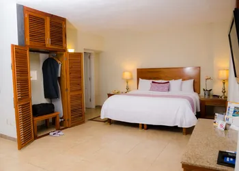 Comfort Inn Cordoba hotel thumbnail 3