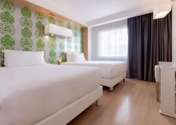 NH Queretaro hotel thumbnail 4