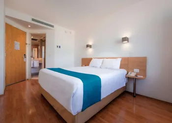 Sleep Inn Leon Antares hotel thumbnail 6