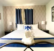 Notebook Miami Beach hotel detail image 7