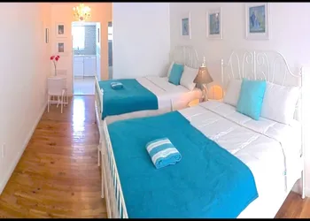 Bikini Lodge hotel thumbnail 3