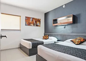 Homesuites Zaragoza hotel thumbnail 5