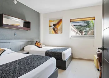 Homesuites Zaragoza hotel thumbnail 6