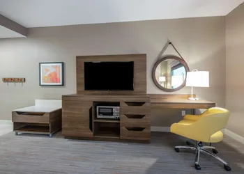 Hampton Inn & Suites Charlottetown hotel thumbnail 8