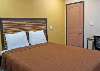 Holly Crest Hotel - Los Angeles, LAX Airport hotel thumbnail 4