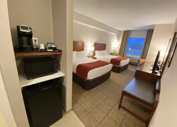 Comfort Inn & Suites hotel thumbnail 4