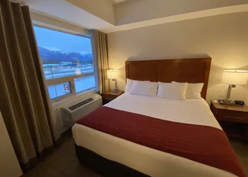 Comfort Inn & Suites hotel thumbnail 5