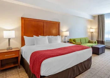 Comfort Inn & Suites hotel thumbnail 6