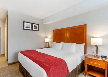 Comfort Inn & Suites hotel thumbnail 7