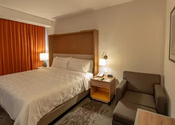 Holiday Inn Hotel & Suites Merida La Isla by IHG hotel thumbnail 3