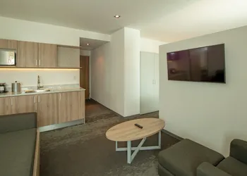 Holiday Inn Hotel & Suites Merida La Isla by IHG hotel thumbnail 4
