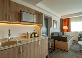 Holiday Inn Hotel & Suites Merida La Isla by IHG hotel thumbnail 6