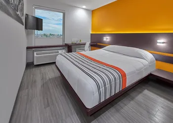 City Express Junior by Marriott Mexicali hotel thumbnail 8