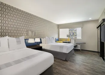 GLō Best Western Tulsa East Route 66 hotel thumbnail 5