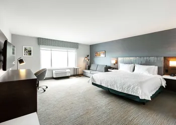 Hampton Inn & Suites by Hilton Quebec City Beauport hotel thumbnail 6