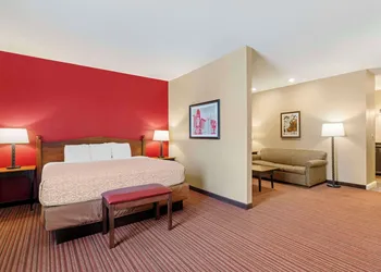Best Western Plus Dutch Haus Inn and Suites hotel thumbnail 6