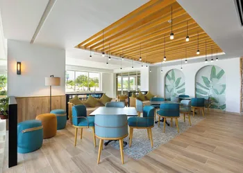Courtyard By Marriott Cancun Airport hotel thumbnail 6