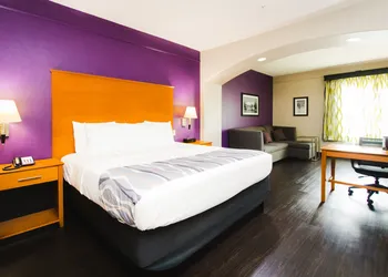 Palacio Royale Inn Signature Katy hotel thumbnail 7
