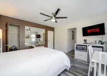 Deco Boutique Hotel hotel thumbnail 7