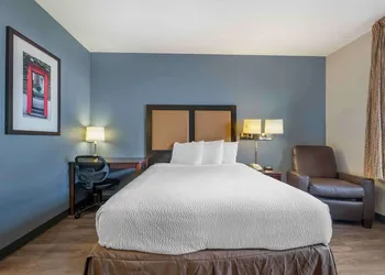 Extended Stay America Suites Chicago Midway hotel thumbnail 8
