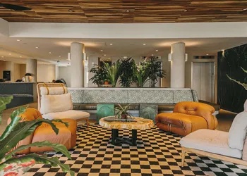 Wayfinder Waikiki hotel thumbnail 4