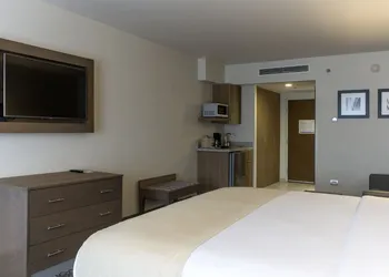 Holiday Inn Express & Suites Chihuahua Juventud by IHG hotel thumbnail 2