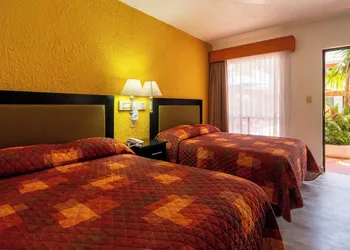 Azteca Inn hotel thumbnail 3