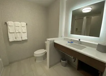 Holiday Inn Express & Suites Aurora by IHG hotel thumbnail 6