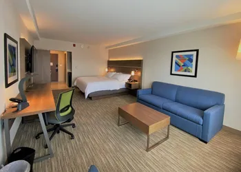 Holiday Inn Express & Suites Aurora by IHG hotel thumbnail 8