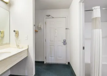 Rodeway Inn Decatur hotel thumbnail 6