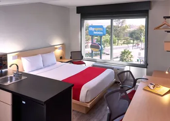 City Express by Marriott Leon hotel thumbnail 6