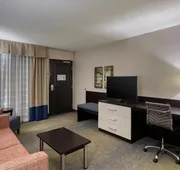 Holiday Inn Hotel & Suites Atlanta Airport-North by IHG hotel detail image 5