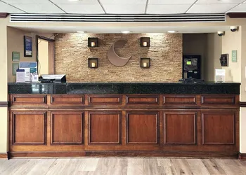 Comfort Inn & Suites Mount Pocono hotel thumbnail 3