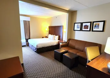 Comfort Inn & Suites Mount Pocono hotel thumbnail 8