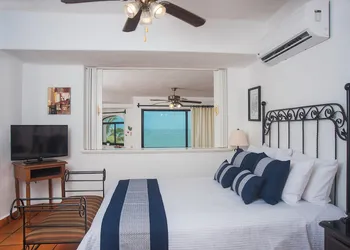 One Beach Street Puerto Vallarta hotel thumbnail 8