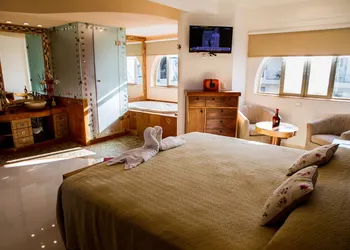 Hotel Andales on the Bay Suites hotel thumbnail 7