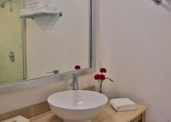Adhara Express hotel thumbnail 6