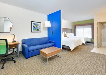 Holiday Inn Express & Suites Austin Round Rock by IHG hotel thumbnail 3