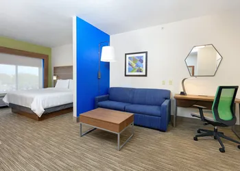 Holiday Inn Express & Suites Austin Round Rock by IHG hotel thumbnail 5