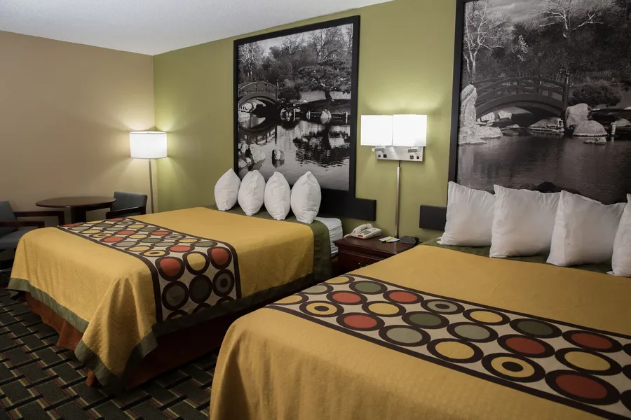 Econo Lodge Canton North hotel detail image 2