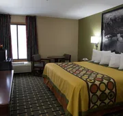 Econo Lodge Canton North hotel detail image 3