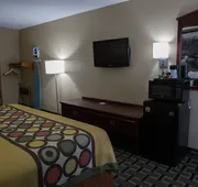 Econo Lodge Canton North hotel detail image 4