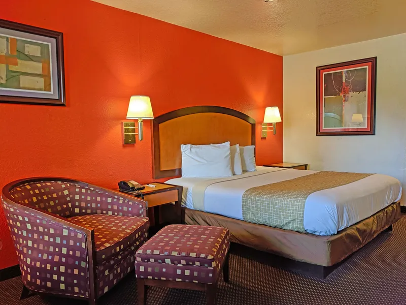 Travelodge by Wyndham Houston Hobby Airport hotel detail image 6