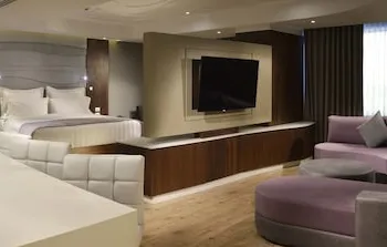 HS HOTSSON Hotel Silao hotel thumbnail 4