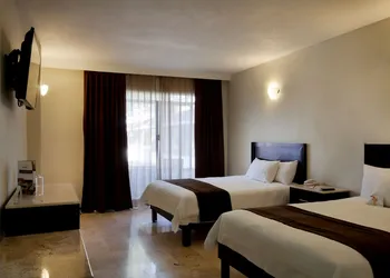 Real de Minas Poliforum hotel thumbnail 7