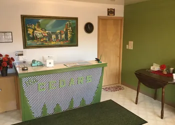 Cedars Motel hotel thumbnail 3