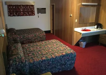 Cedars Motel hotel thumbnail 5