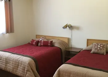 Cedars Motel hotel thumbnail 8